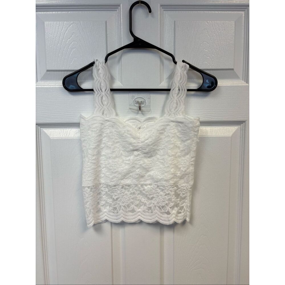 White Lace Detail Crop Top - Picture 2 of 5